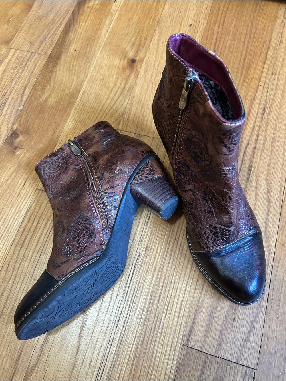 Spring Step Brown Embossed Leather Ankle Booties Dark Toe Block Heel Boho 8.5